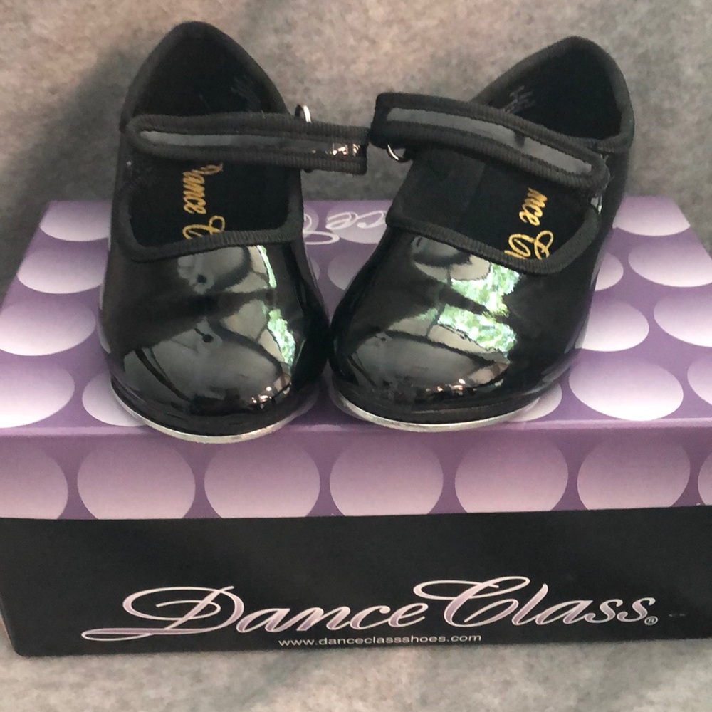 Toddler Tap Shoes - 7.5 M - never worn!